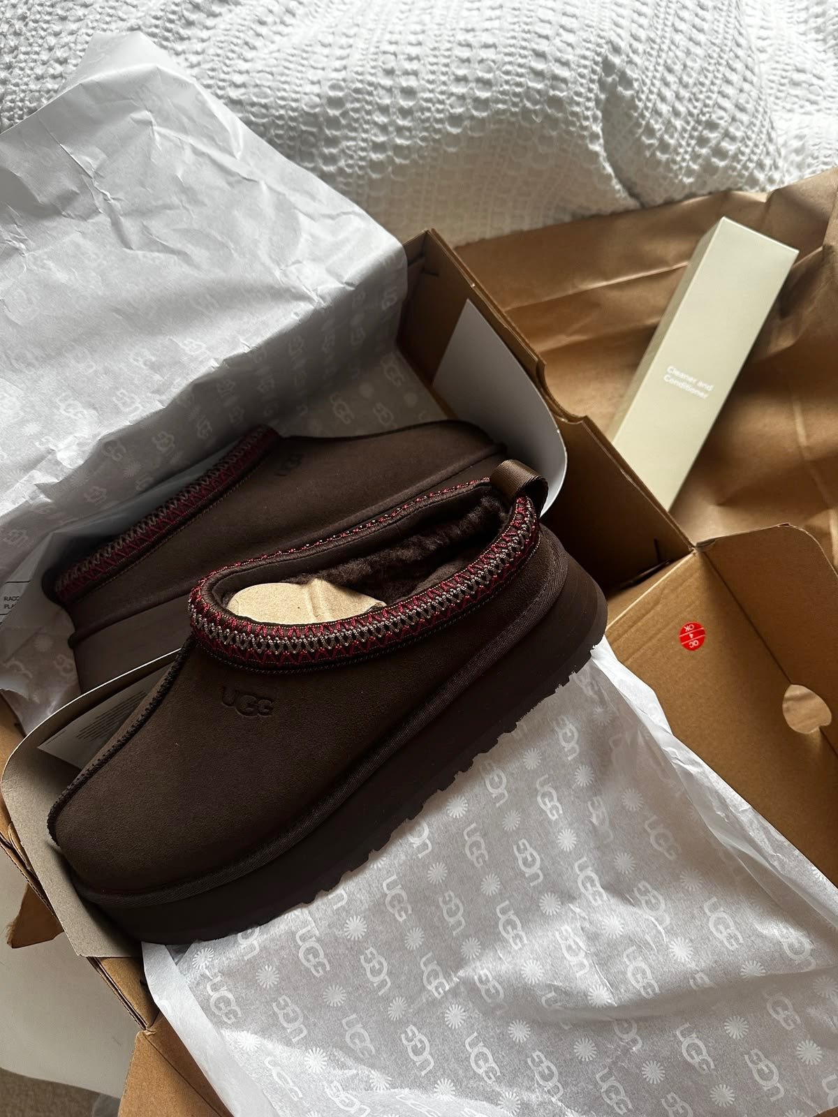 UGG 🩷🎀 vue 4